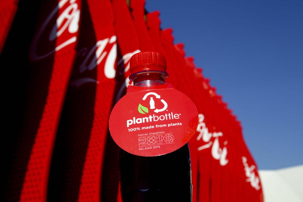 COCA-COLA COLLABORATES WITH TECH PARTNERS TO CREATE BOTTLE PROTOTYPE MADE FROM 100% PLANT-BASED SOURCES